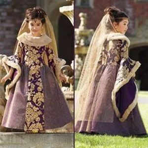 Chasing fireflies Queen Costume size 8